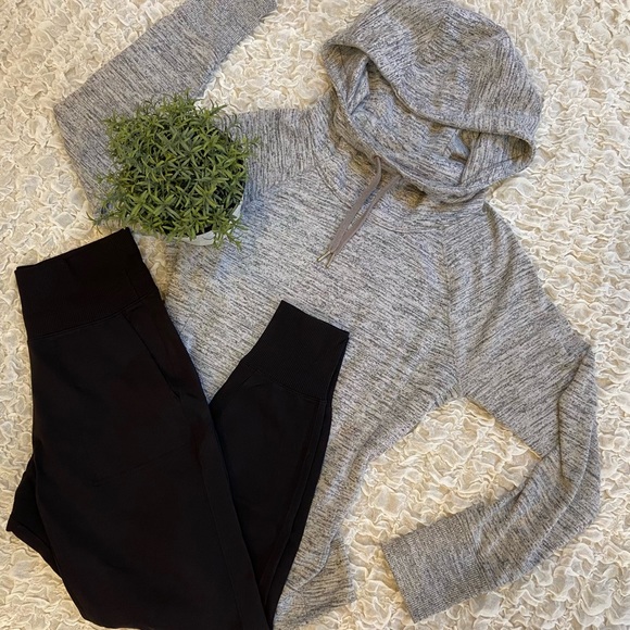 Athleta Cowl Neck Hoodie Sweatshirt Yoga Pullover Top Shirt Sweater Thumbholes - Picture 8 of 9